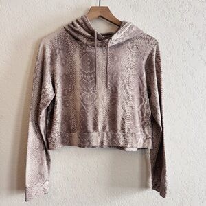 Mono B | Snakeskin athletic cropped hoodie | M